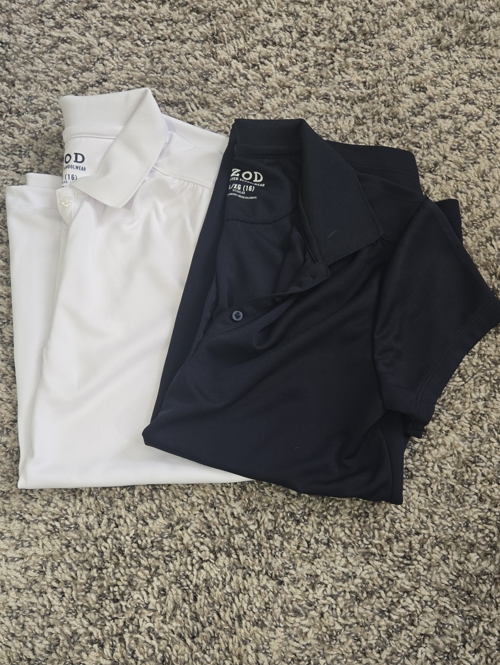2️⃣ Izod Polos in White and Navy